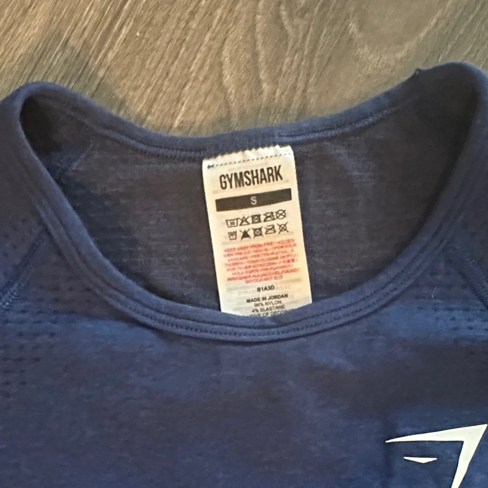 Gymshark Navy Performance Long-Sleeve Cropped Top - Picture 2 of 2